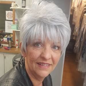 Meet your Posher, Lucinda